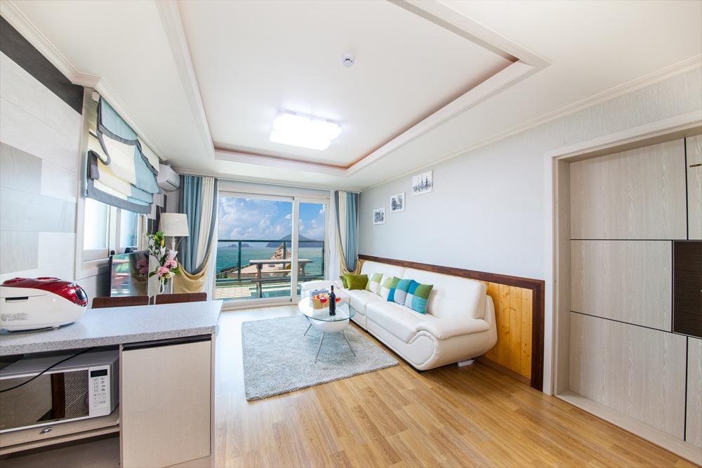 Geoje Haebaram Pension Екстер'єр фото