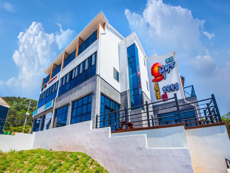 Geoje Haebaram Pension Екстер'єр фото